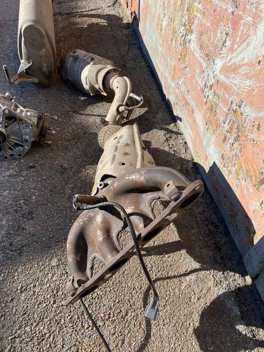 Nissan Rogue Sport глушитель выпускной коллектор взборе