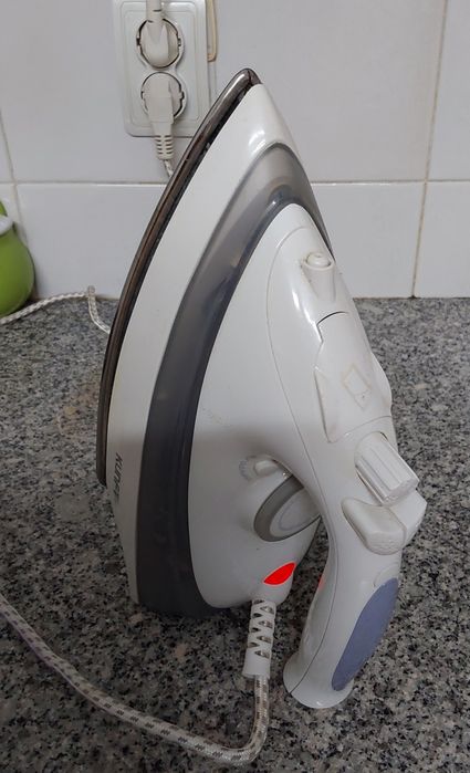 FERRO DE ENGOMAR,PASSAR A FERRO.Casa,Quarto,Trabalho,Sala,Cozinha.