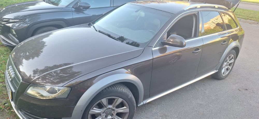 ТЕРМІНОВИЙ продаж Audi a4b8 Allroad