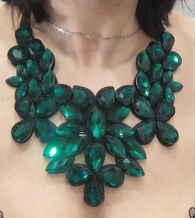 Колье. Скло .Стан нового