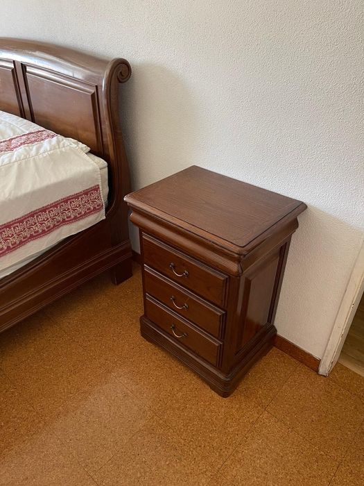 Mobília de quarto em cerejeira maciça