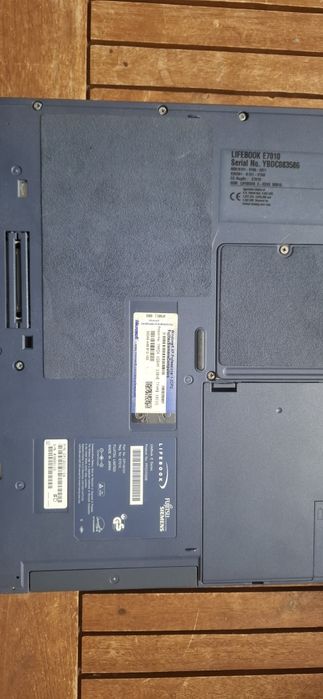 Fujitsu SIEMENS Lifebook E7010