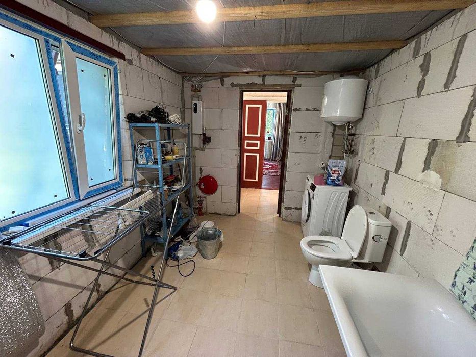 (7) Продаж 2 поверхового будинку в с. Сальник (8813)