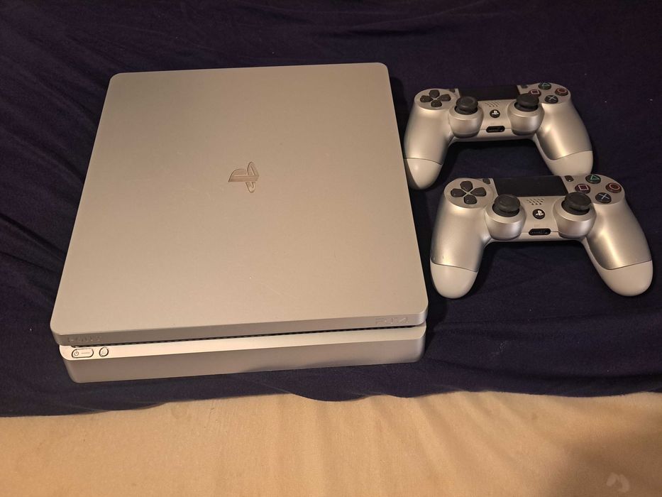 Sprzedam Ps4 Slim dwa pady