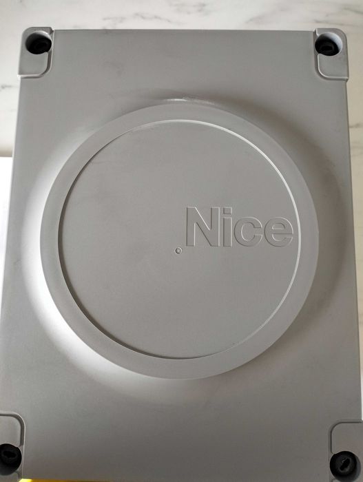 Motor de portão de garagem