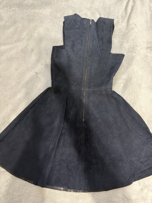 Сукні яскраві, святкові і наскожен день