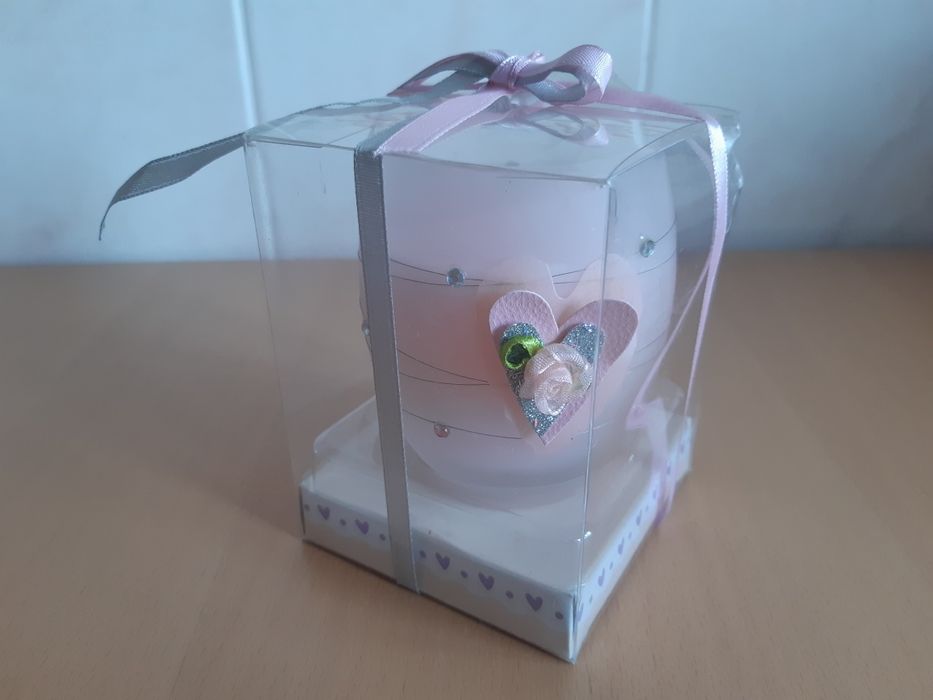 Ароматична свічка в керамічному свічнику