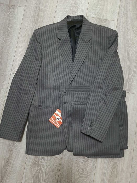 Піджаки, брюки, костюми в ідеальному стані