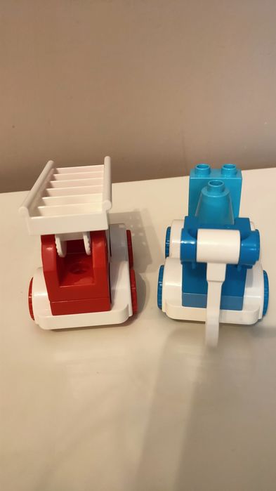 LEGO Duplo holownik 10918 i wóz strażacki 10917