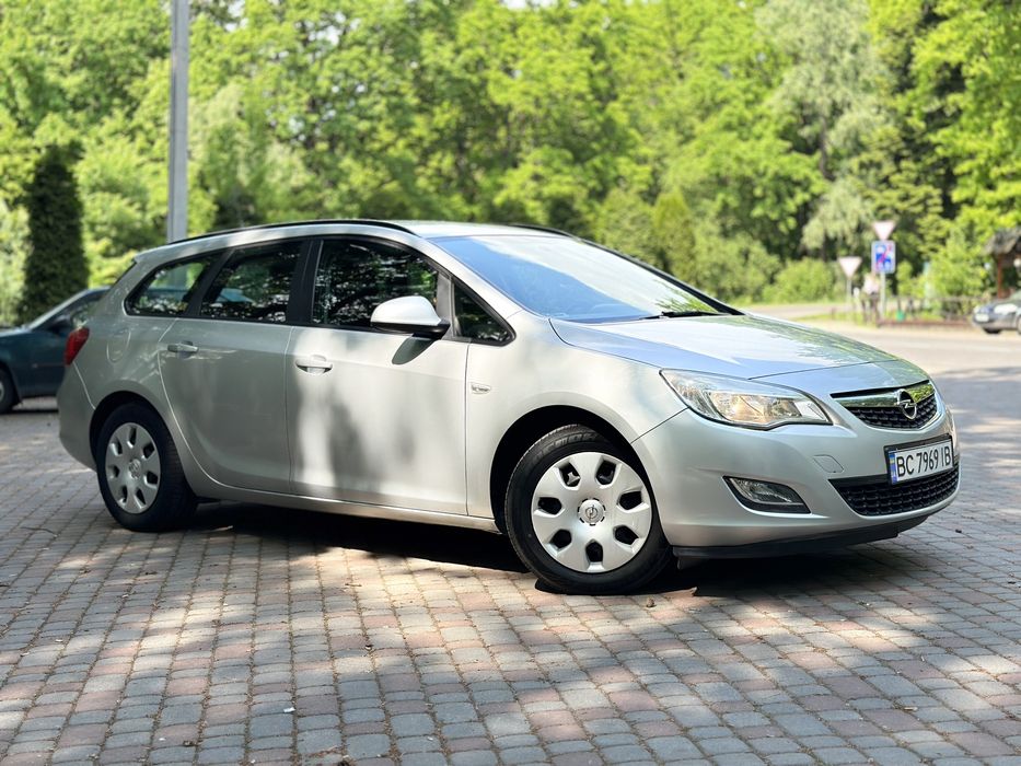 Opel Astra j 2011