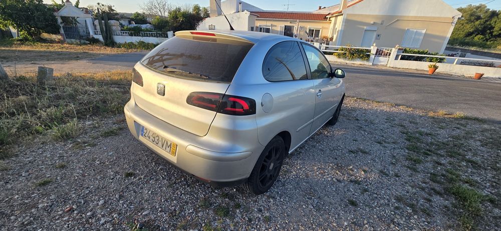 Seat Ibiza 1.4  Comercial – 2003 - Avariado