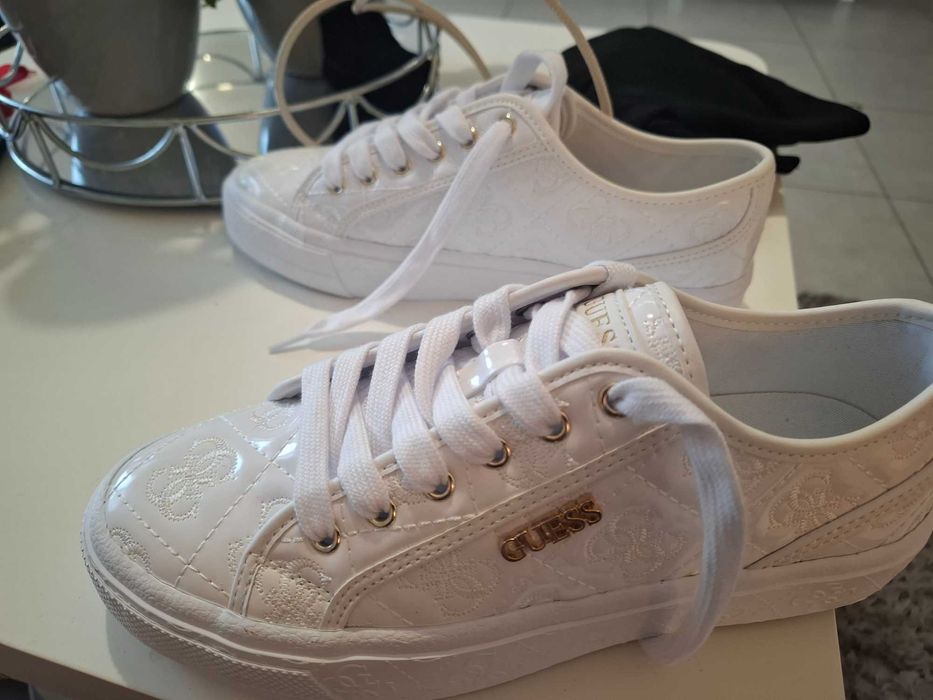 Tenis da guess novo