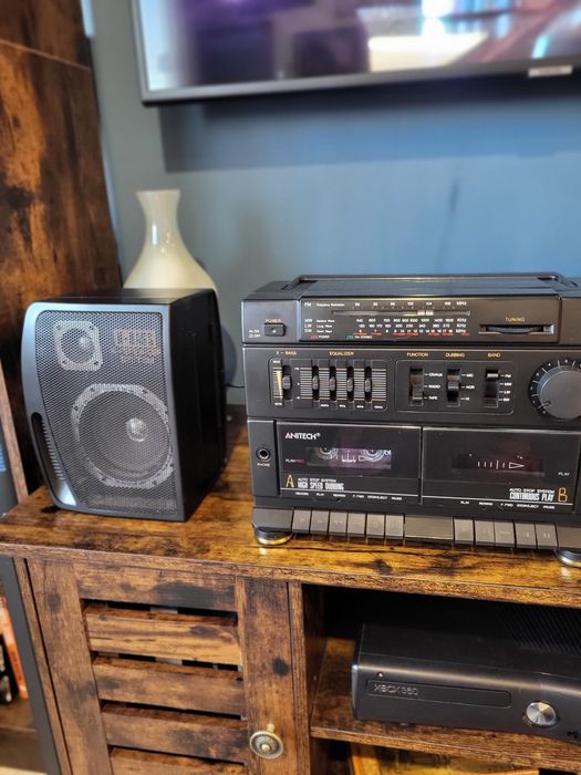 Boombox Anitech STRR