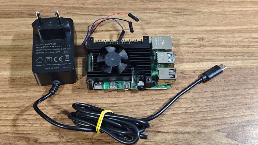 Raspberry Pi 4, RAM 4GB, Zasilacz 3A, SD 64 GB, heatsink z wentylatorem PWM