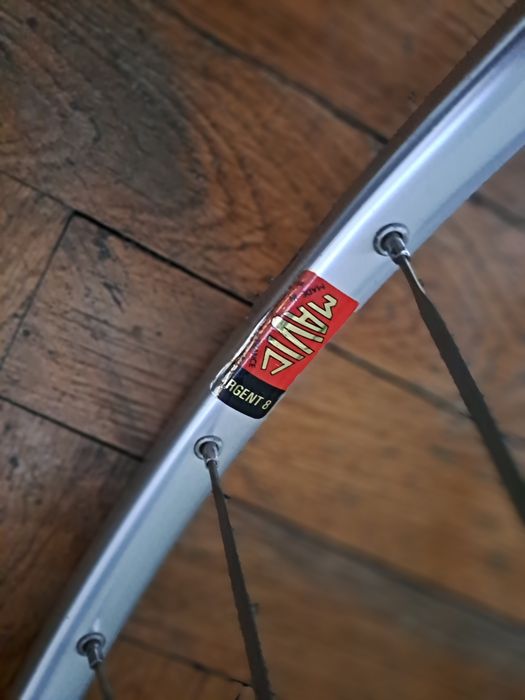 Колёса трековые на 28 плоских спицах (компаньоло=mavic)