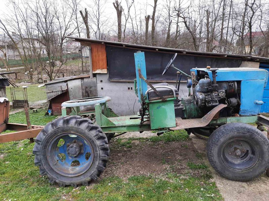 Трактор в хорошому стані.