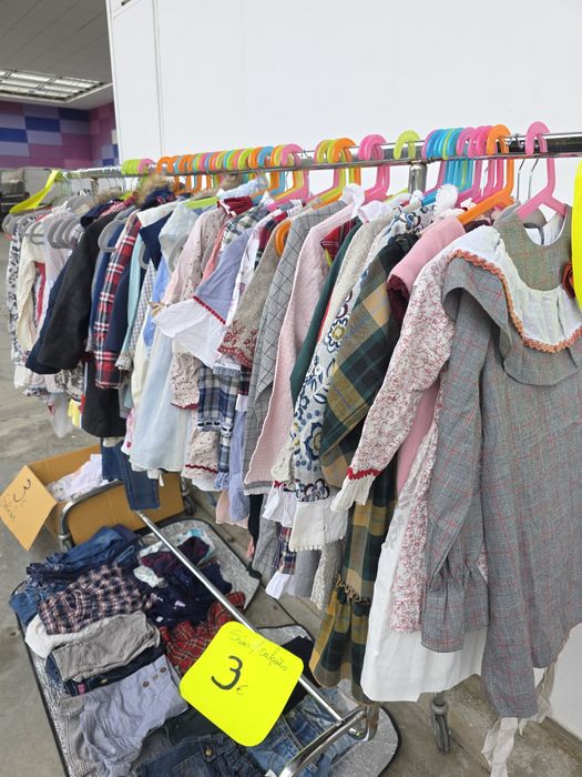 Vestidos praticamente novos