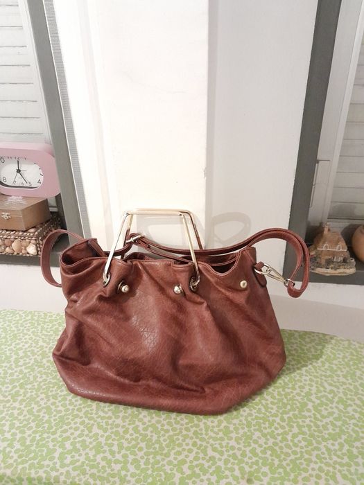 Vendo Mala de Senhora PRIMADONA muito bonita como nova