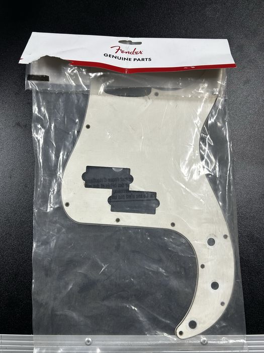 Pickguard para Fender Precison Bass