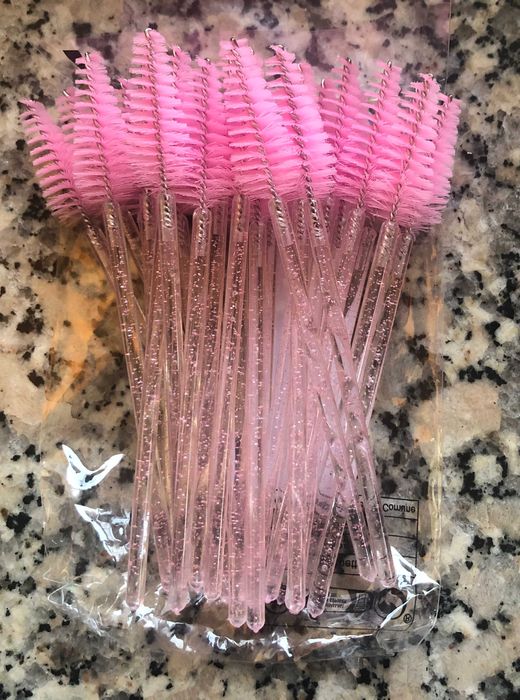 25 Eyelash Brushes64284205621250120