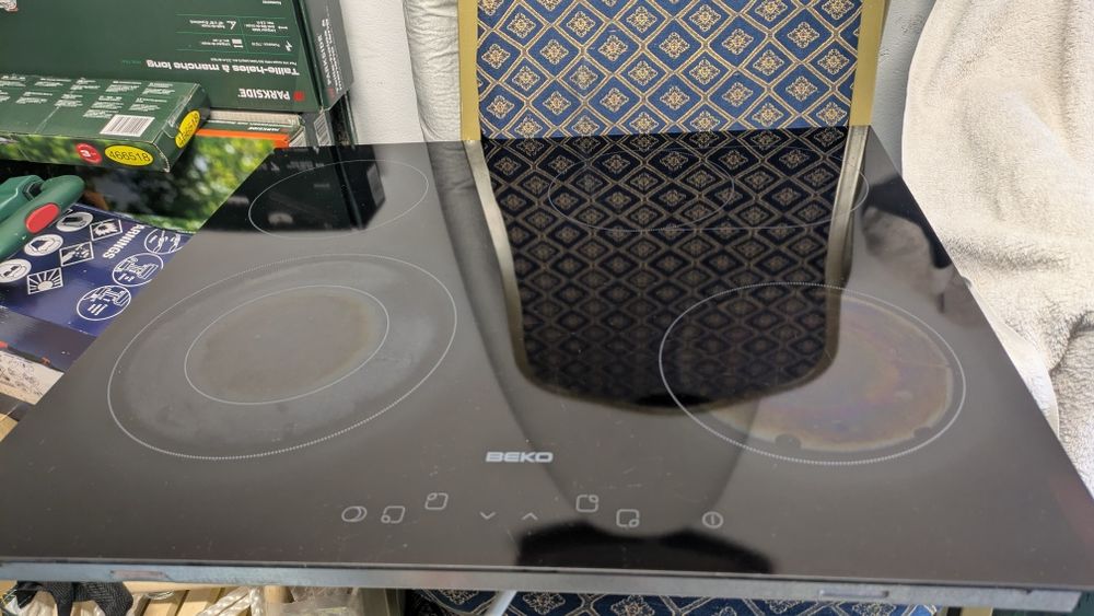 Płyta elektryczna BEKO HIC 64403