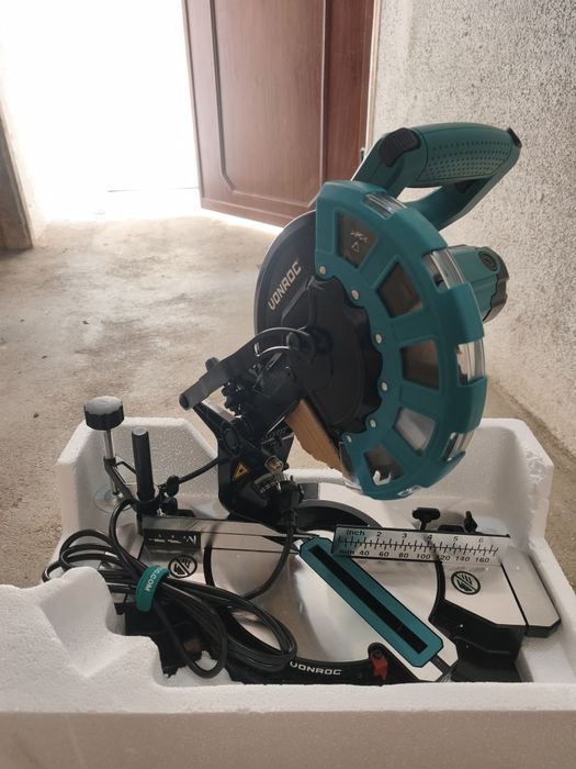 Serra de Esquadria 1700w - 216mm Com Laser