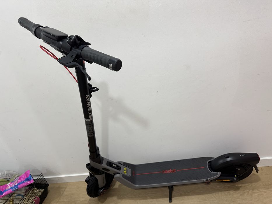 Trotinete elétrica segway ninebot novo!