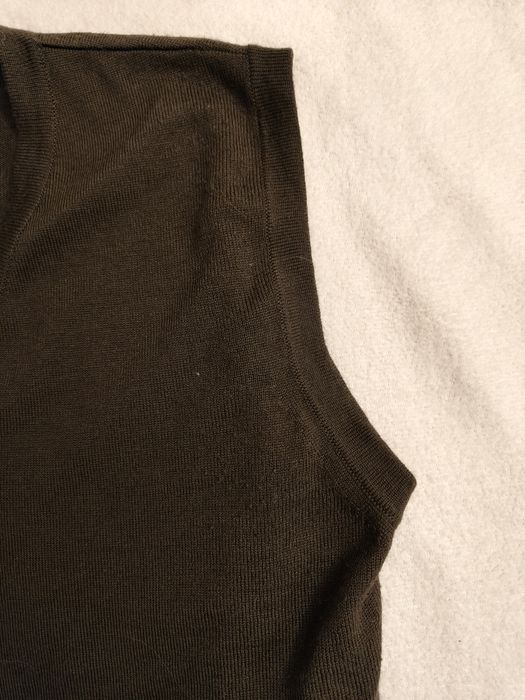 sweter kamizelka minimalist