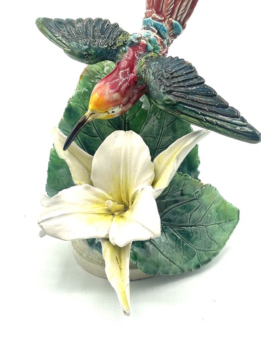 Escultura Colobri assinada