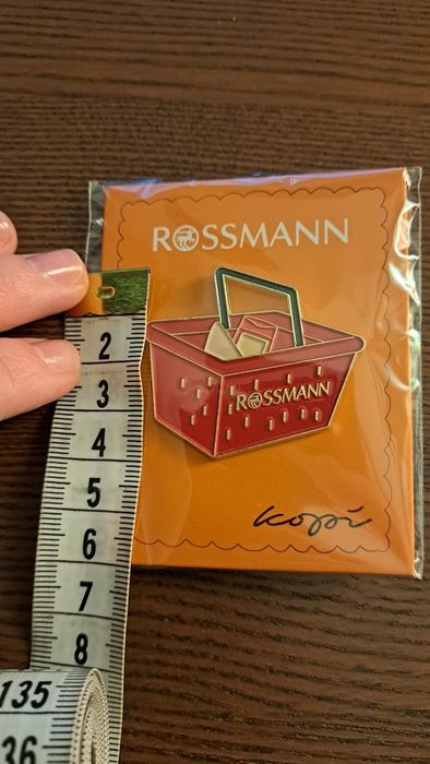 Przypinka koszyk, Rossmann pin