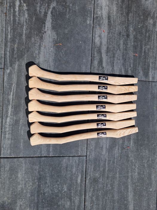 Trzonki do siekier jesionowe.