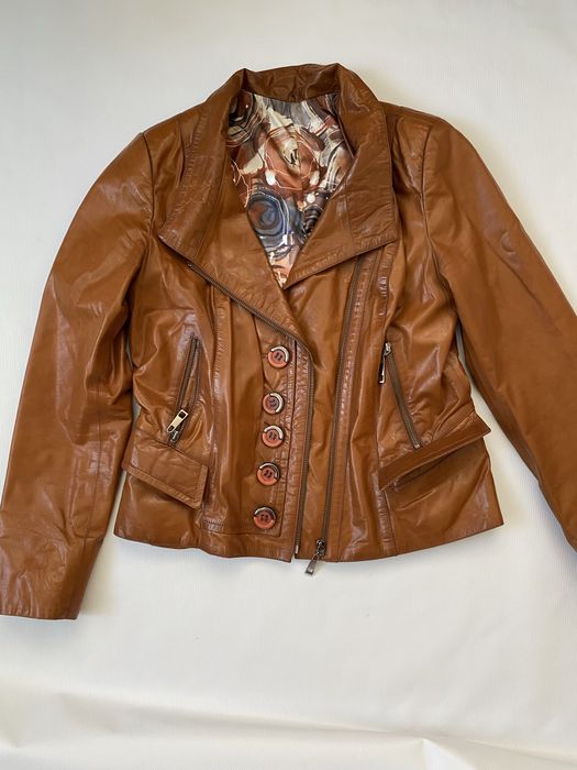 Куртка шкіряна жіноча