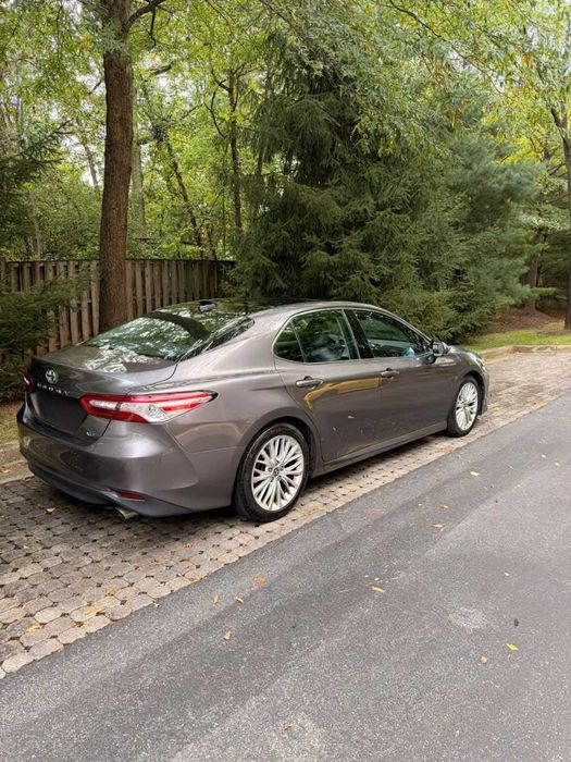 Toyota Camry XLE      2020