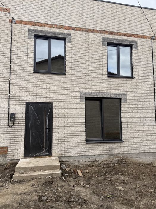 Продаж чудового таунхауса за ціною квартири