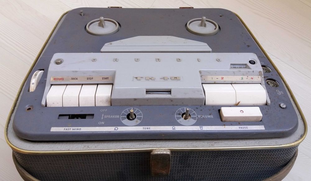 Grundig TK 40 - Gravador de Som e Leitor de Fita - Para peças...