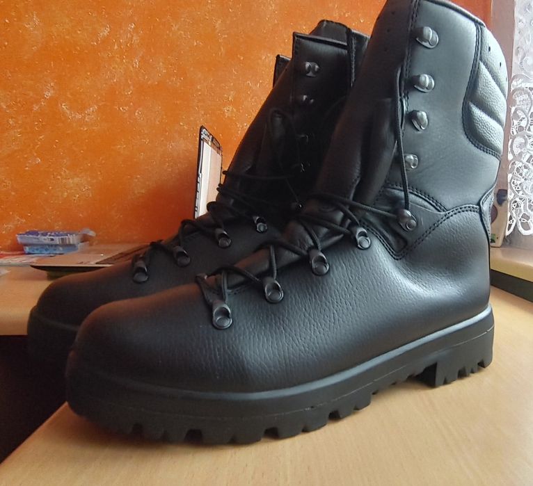 Sprzedam buty zimowe  45+gratis