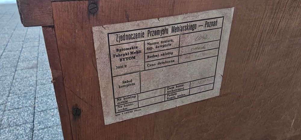 Komoda z okresu PRL