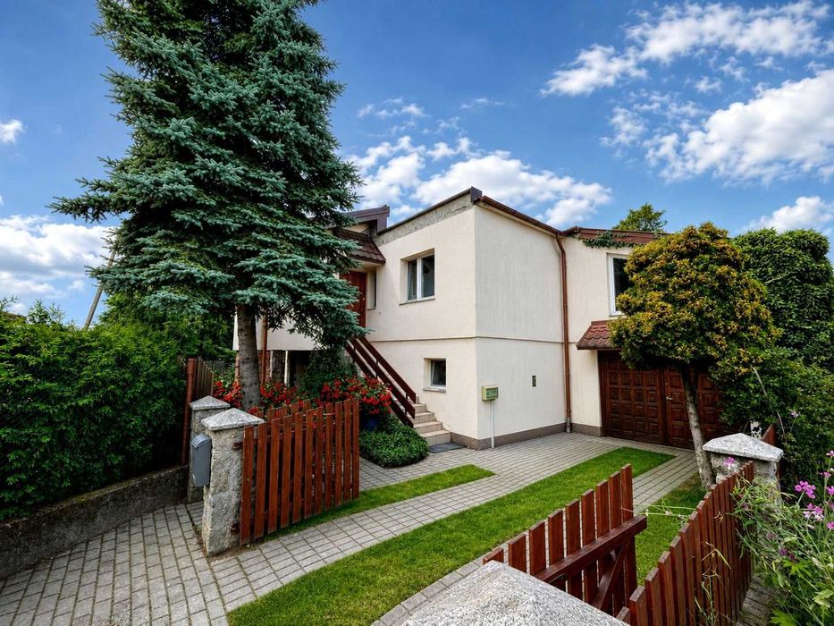 Dom 235 m² z możliwością wydzielenia dwóch niezależnych mieszkań - działka 591 m²