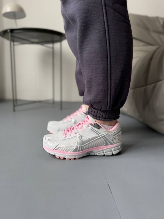 Nike Zoom Vomero 5 Pink