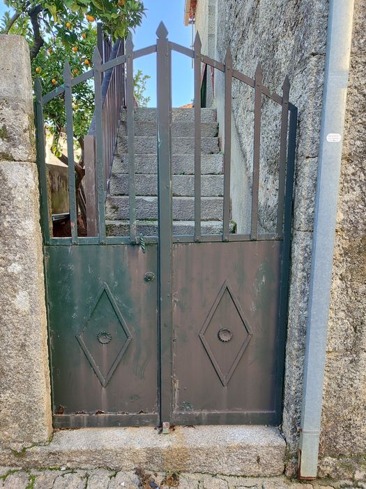 Portão de ferro sem podres