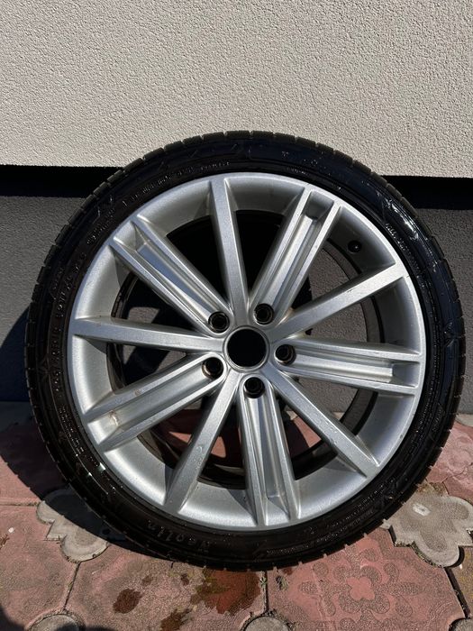 Продам колеса з дисками 225-40R18 низькопрофільні.