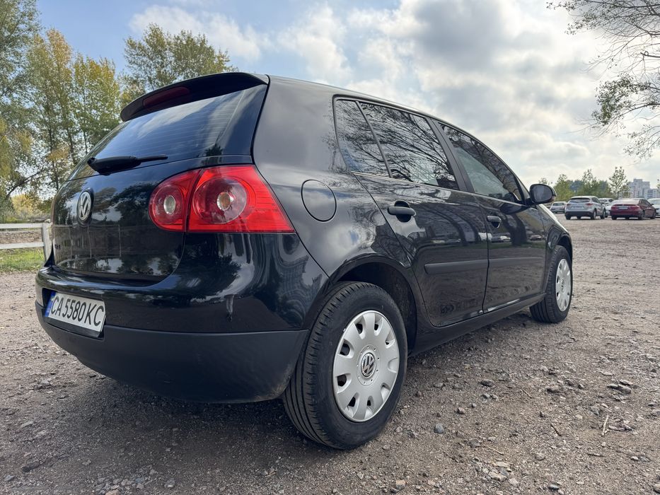 Volkswagen Golf 5 - 2004 рік  1.6 бензин