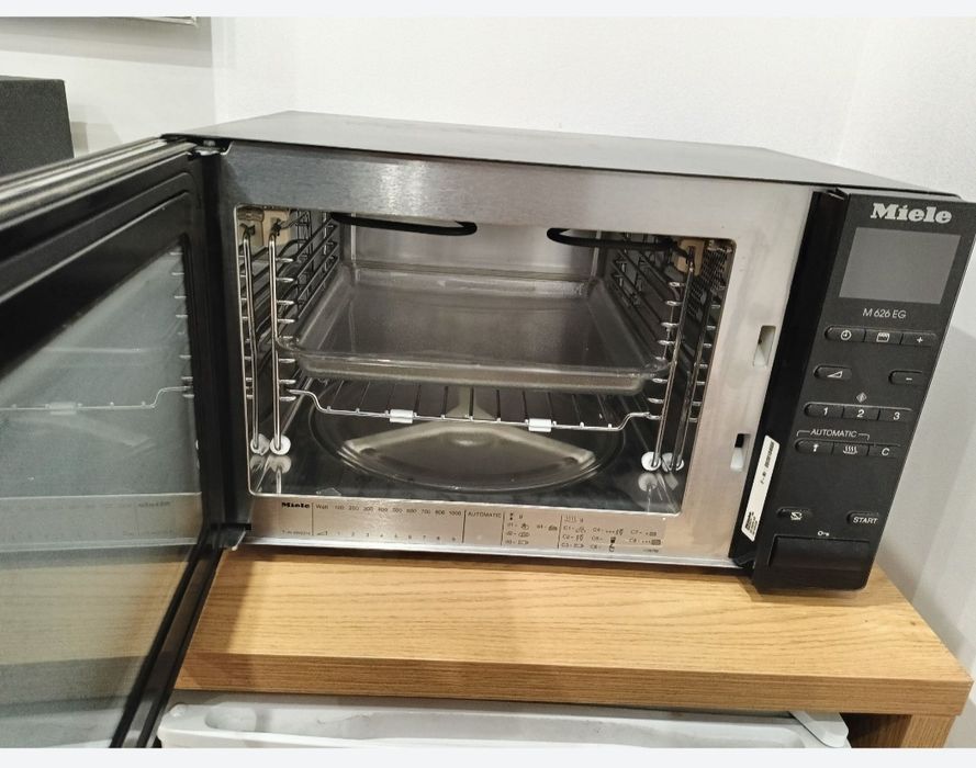 Markowa Kuchenka mikrofalowa z piekarnikiem Miele 626EG