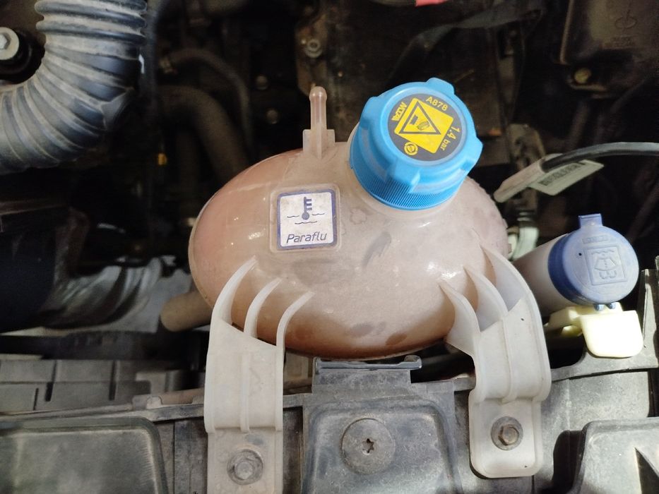 Reservatório / depósito da água / líquido de refrigeração FIAT 500L (3