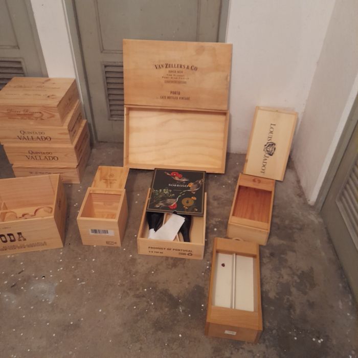 Caixas madeira vinhos arrumos