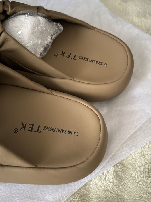 Нові босоніжки тапочки сандалії