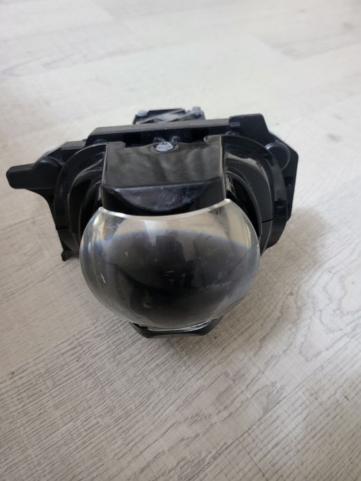 Продам  линзу светодиоднаые BMW x1 f48 Адаптированы