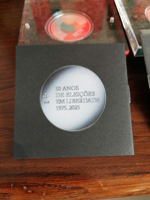 Moedas prata proof "Liberdade" e "50 anos de eleições em liberdade"