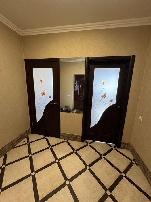 Здається 1 кімнатна в новобудові р-н Корбутвка.На короткий термін.