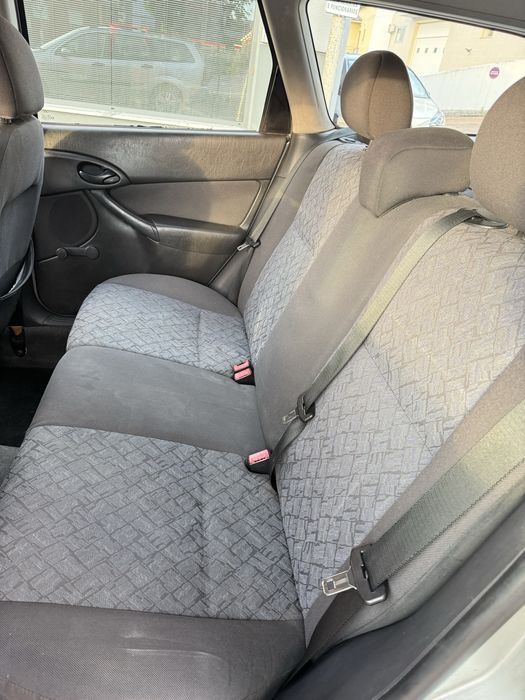 Ford Focus 1.4 – 2002 | Fiável e pronta a circular!